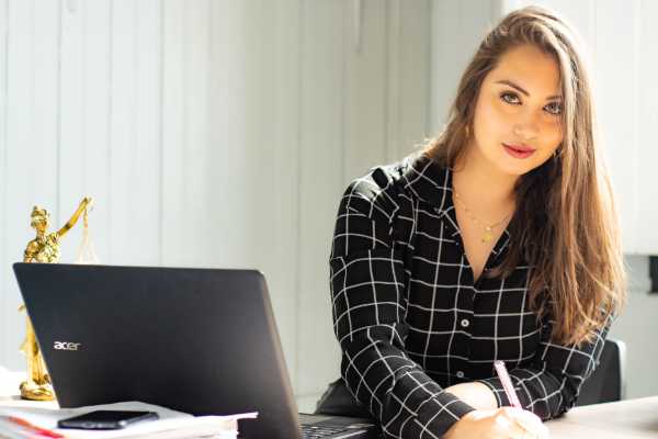 拜仁宣布：图赫尔赛季末告别，时机为何如此？